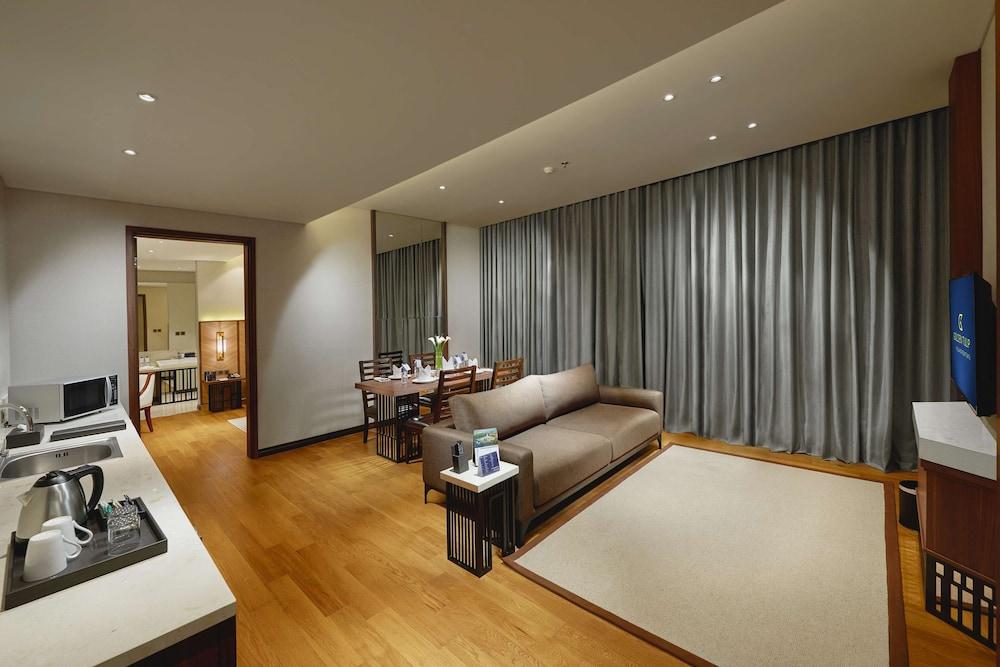Golden Tulip Holland